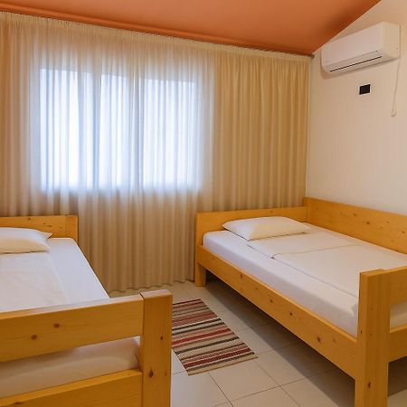 Cozy Big Apartment With Balcony Tiranë Luaran gambar