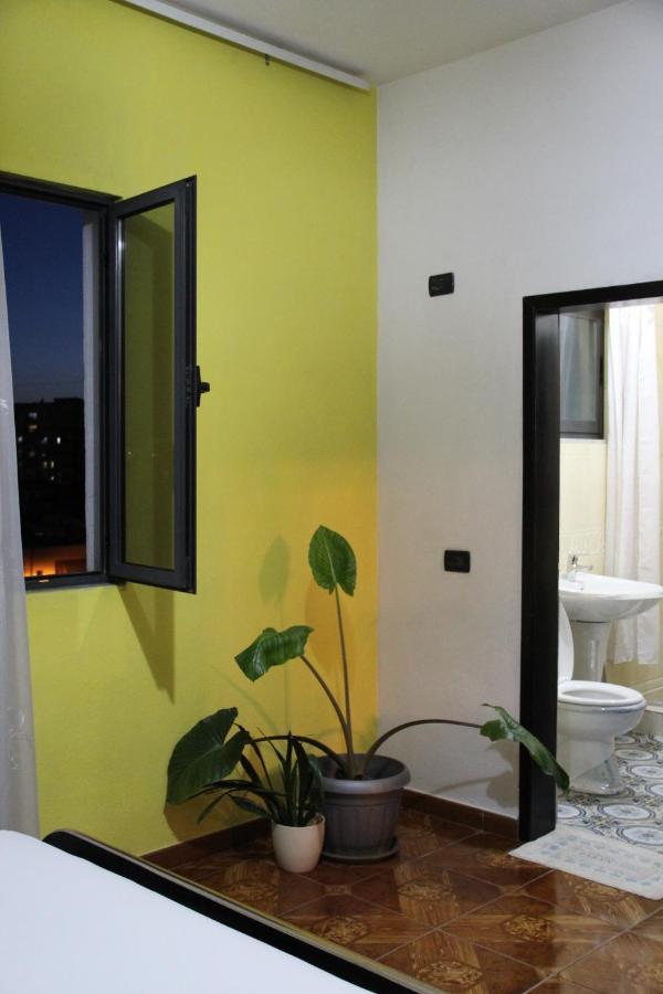 Cozy Big Apartment With Balcony Tiranë Luaran gambar