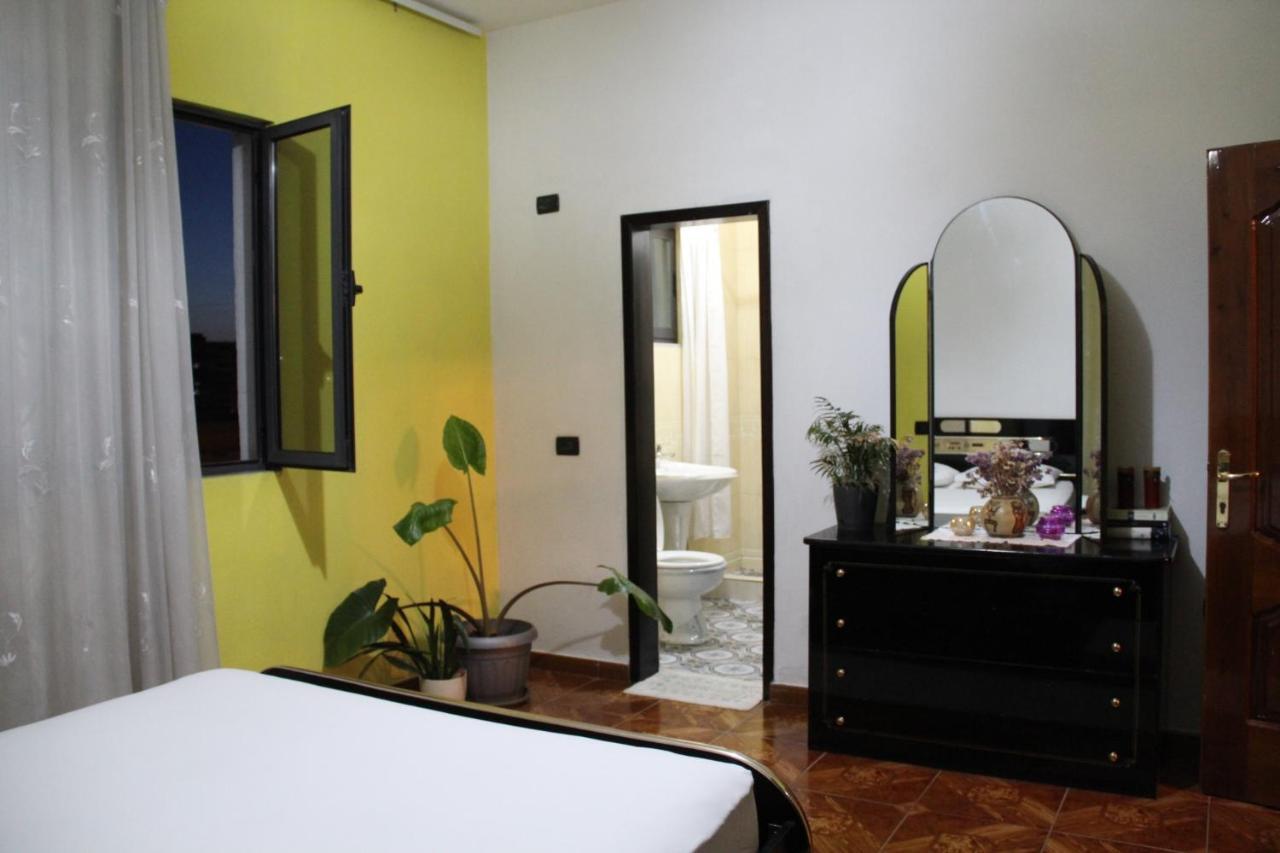 Cozy Big Apartment With Balcony Tiranë Luaran gambar