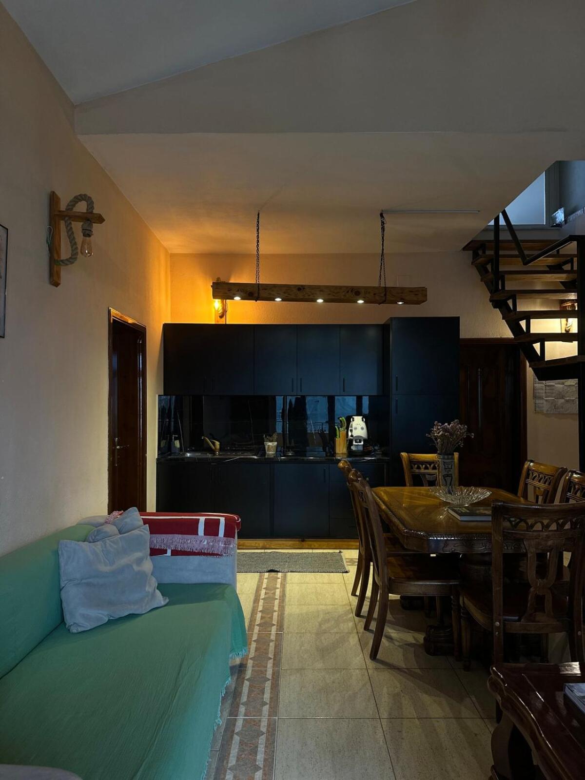 Cozy Big Apartment With Balcony Tiranë Luaran gambar