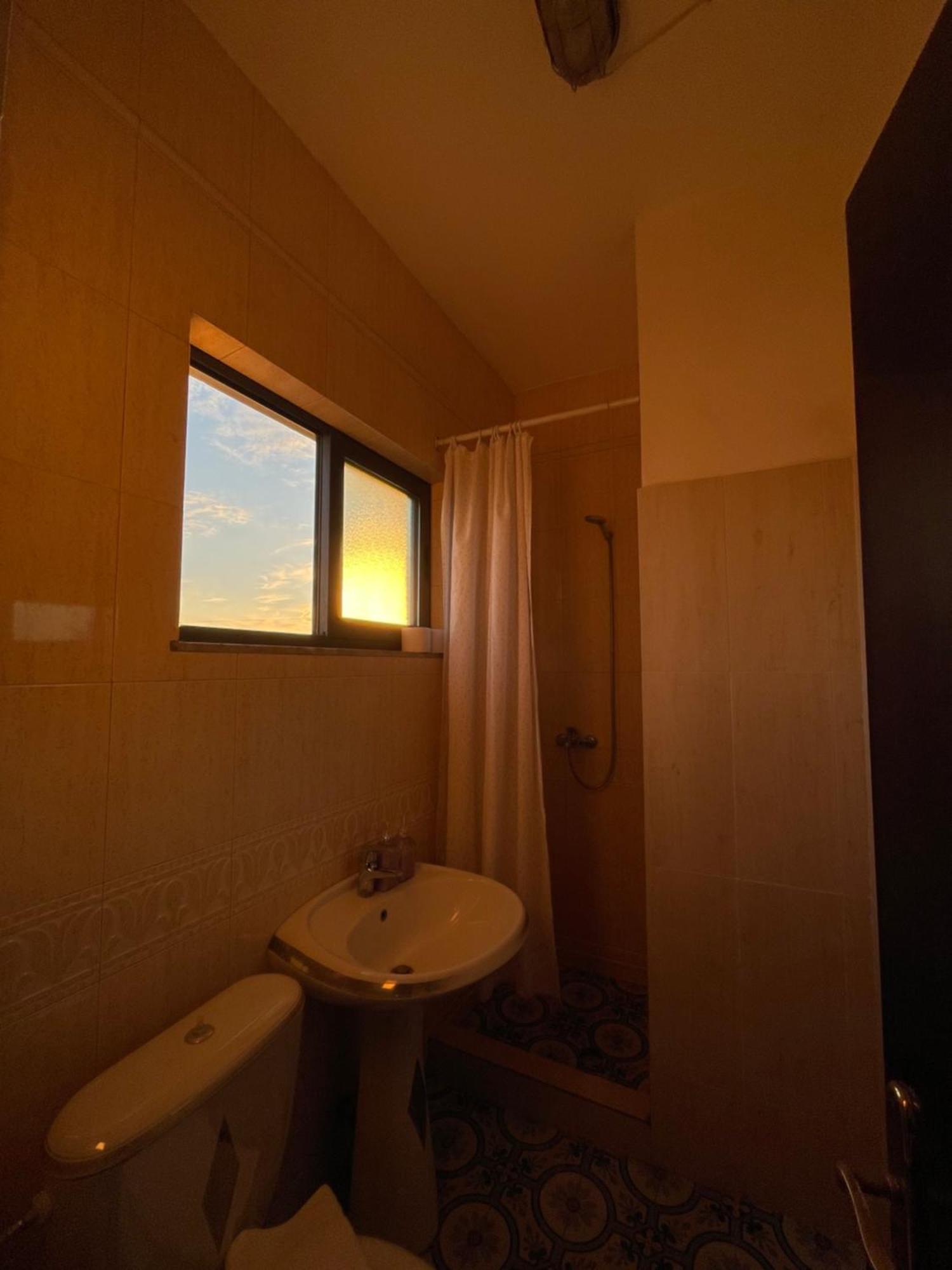 Cozy Big Apartment With Balcony Tiranë Luaran gambar