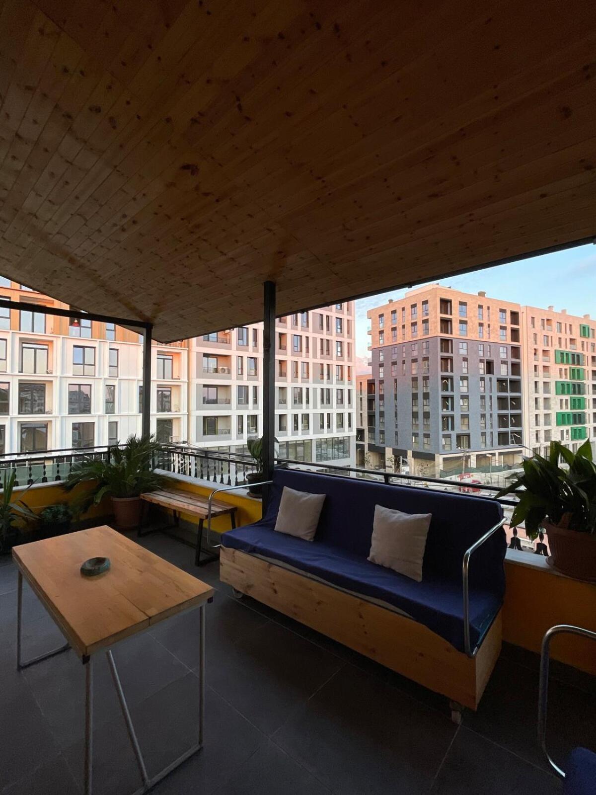 Cozy Big Apartment With Balcony Tiranë Luaran gambar